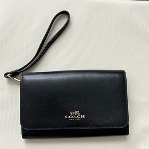 Coach wristlet wallet